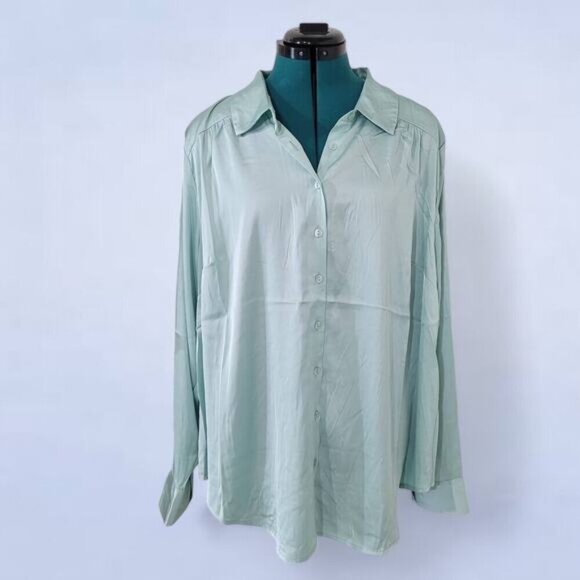 Torrid Madison Satin Button-Up Long Sleeve Shirt - Size 1X‎ - Picture 2 of 11